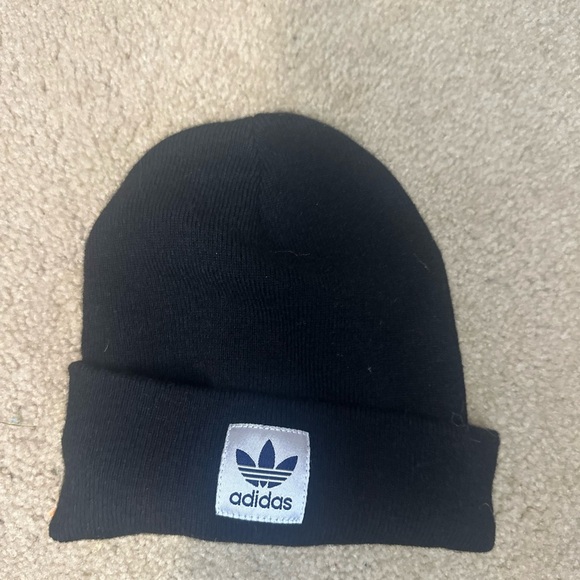 Adidas Classic Black Knit Hat - Picture 1 of 1